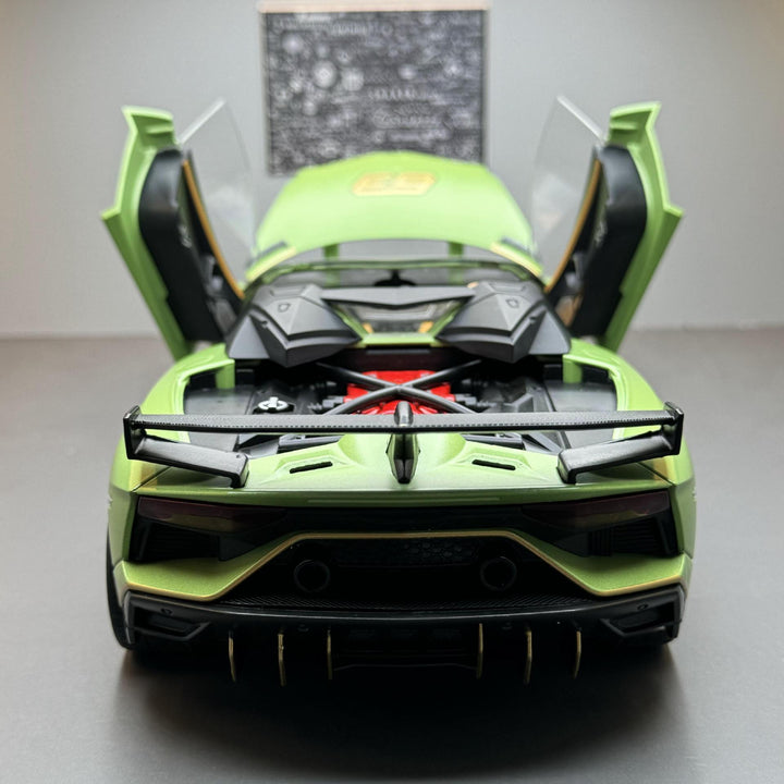 Lamborghini Evontado SVJ 1:18 Alloy Car Model, Cool Kids Toy Car, Multi-functional Collectible Car Model
