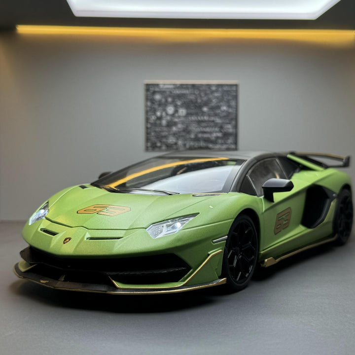 Lamborghini Evontado SVJ 1:18 Alloy Car Model, Cool Kids Toy Car, Multi-functional Collectible Car Model