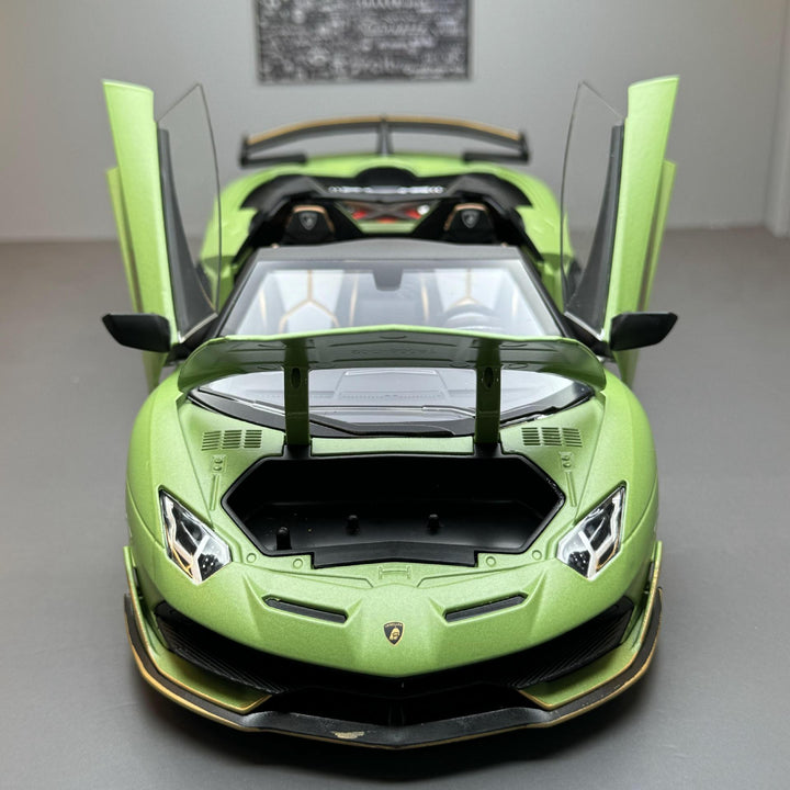 Lamborghini Evontado SVJ 1:18 Alloy Car Model, Cool Kids Toy Car, Multi-functional Collectible Car Model