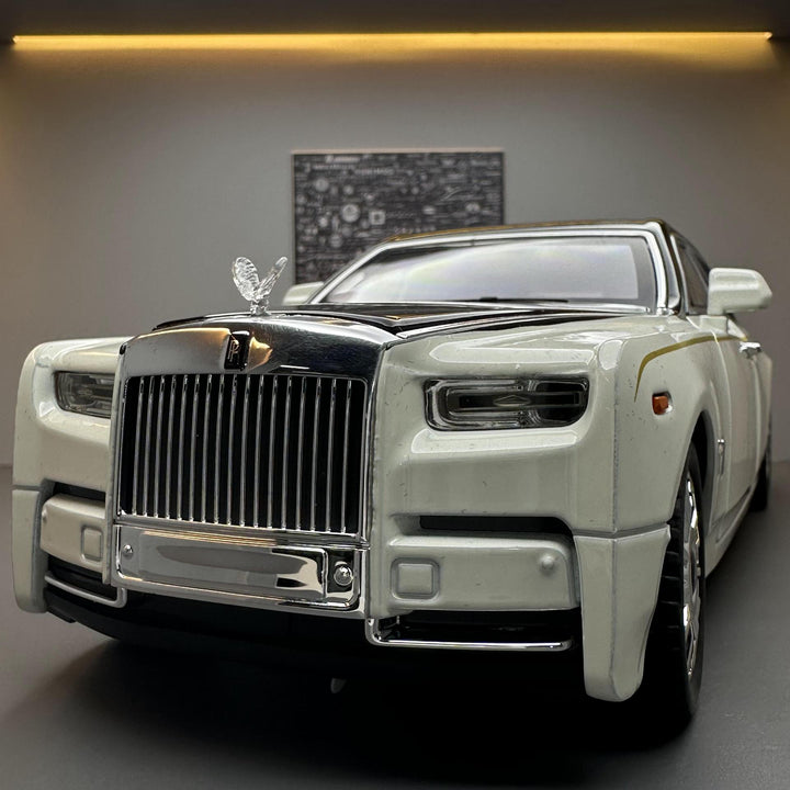 1:18 scale alloy model car - Rolls-Royce Phantom, cool children's toy car, multifunctional collectible model car